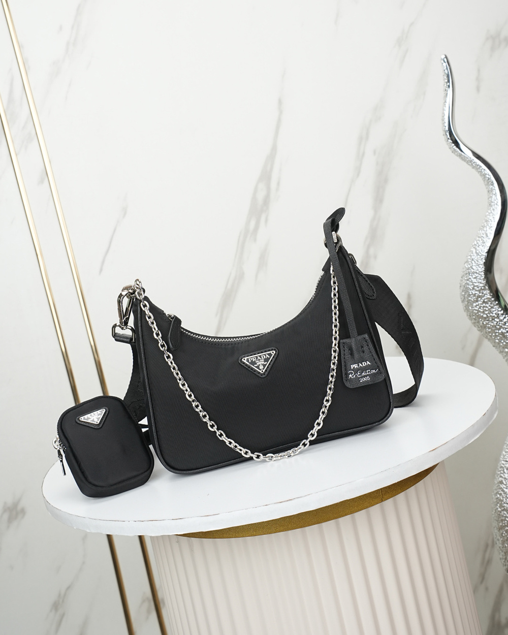 🌹Prada Re-Edition 2005 Nylon Hobo Bag With Mini Pouch